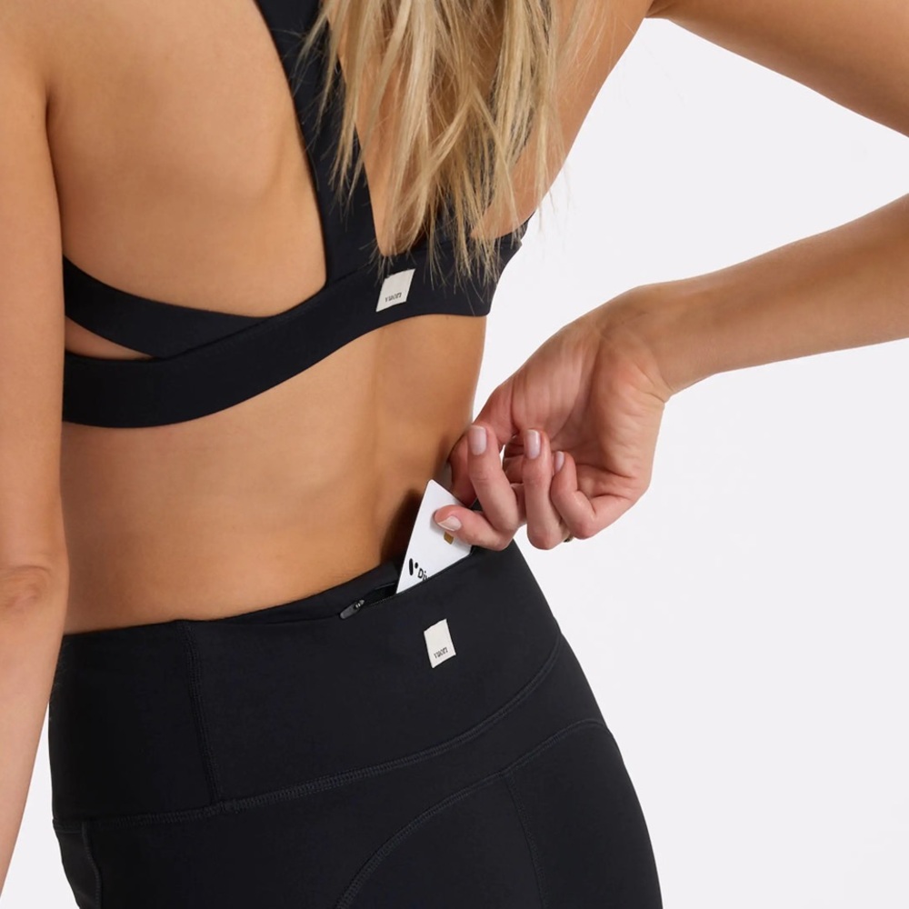 Vuori Stride Leggings with back pocket